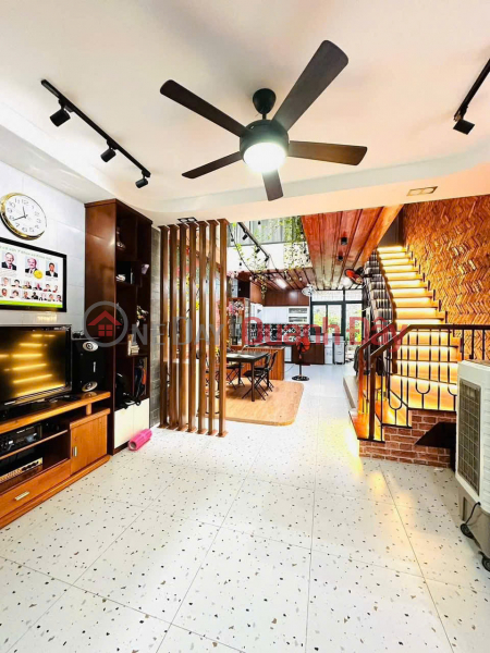 Property Search Vietnam | OneDay | Residential Sales Listings NAM HUNG VUONG RESIDENTIAL AREA - BEAUTIFUL 4-STOREY HOUSE - UNIQUE DESIGN - SPARKLING BEAUTIFUL - 4.5×20m - 90m² - 8m ASPALM ROAD