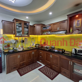 BEAUTIFUL 3-STOREY HOUSE - 3 BEDROOMS - CAR PARKING AT THE DOOR - HOA CUONG BAC 4.65 BILLION _0