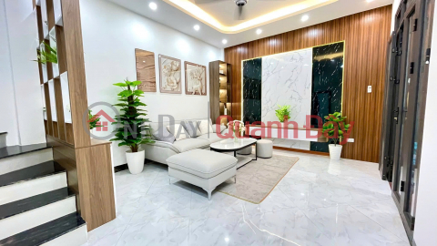 MY SISTER, THE OWNER, NEEDS TO SELL A HOUSE IN LINH NAM WARD - 36m2 - 5 floors - just over 6 billion including tax and fees _0