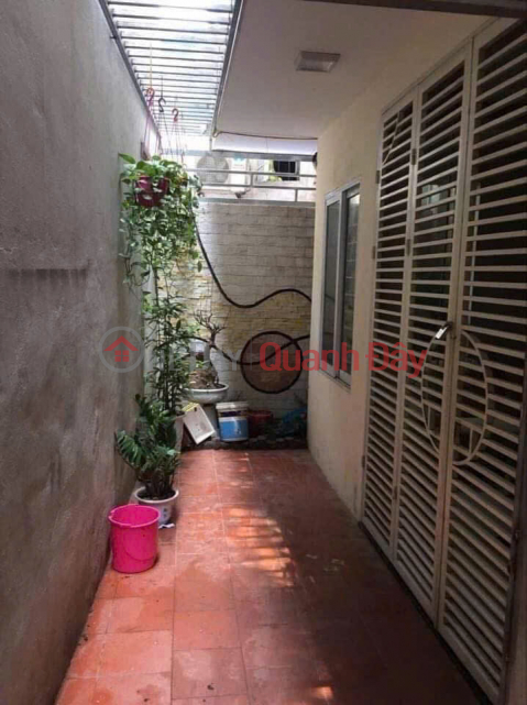 Cho thuê nhà nguyên căn ngõ 10 Nam Dư, 42m2 × 5 tầng, gồm 3 phòng ngủ, 4 vệ sinh, 9tr _0