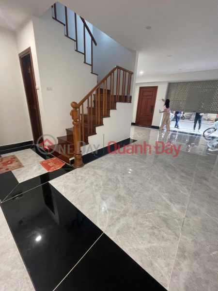 Ô tô tránh, Vài bước ra phố Mạc Thái Tổ-Cầu Giấy 65m 7T thang máy, 34.6 Tỷ Niêm yết bán