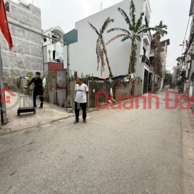 Land for sale in alley 293 Ngoc Thuy, 40m x 3.8m, car parking available, building permit included, price over 5 billion VND (negotiable). _0