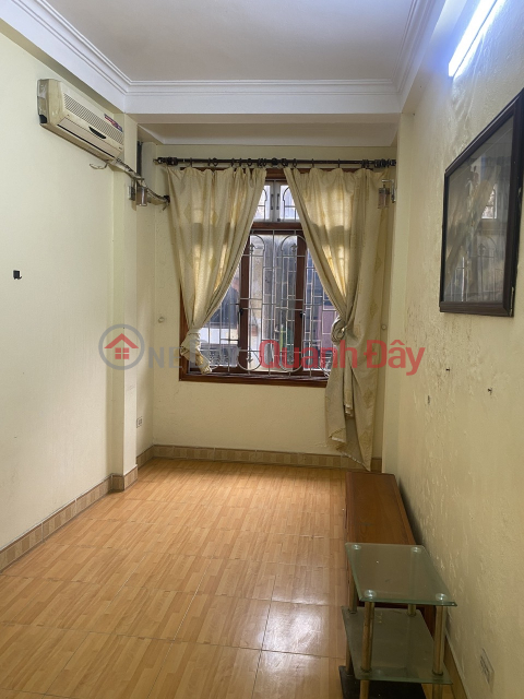 Whole house for rent in lane 676 De La Thanh, 5 floors, 3 bedrooms, 8 million _0