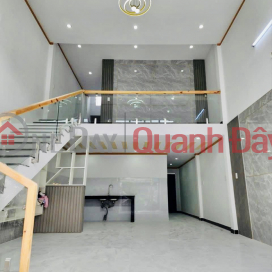 The owner needs money to pay off debt and quickly sells a 5 x 25 house near the market with private books _0