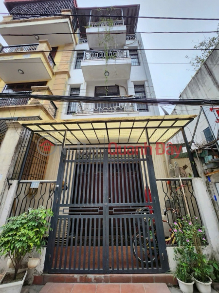 House for sale in Gia Quat, right in Ngoc Lam, 51m x 4 floors, car accessible, business only 11.4 billion, negotiable. Contact 0936123469 Vietnam Sales đ 11.4 Billion