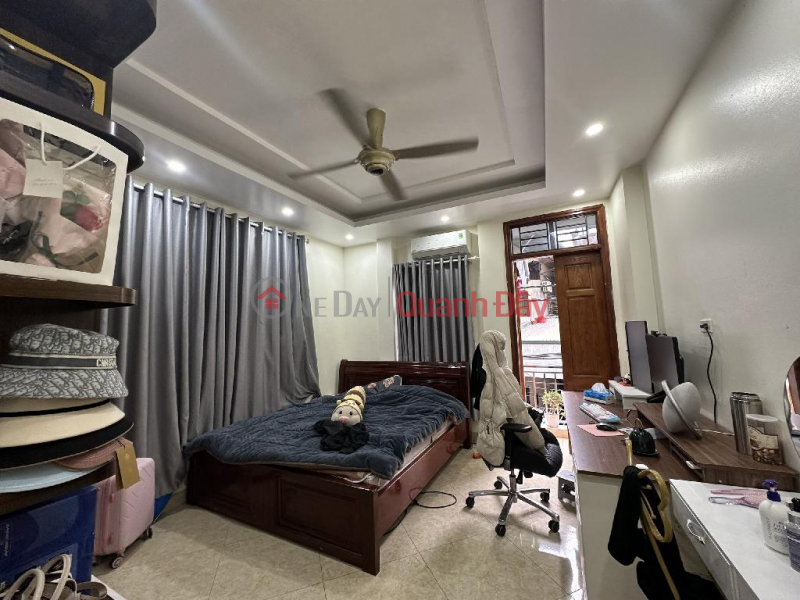 Owner needs to sell Ha Tri house urgently, near intersection 5, corner lot, open on 2 sides, 20m away from car, 45m x 4 floors, about 5 billion Sales Listings