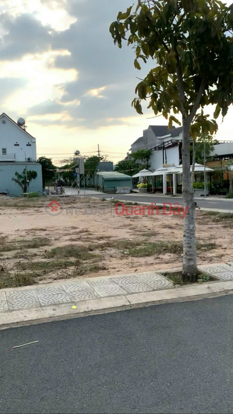 LAND PLOTS NEAR TAN UYEN PEOPLE'S COMMITTEE – PRICE ONLY 990 MILLION VND/PLOT _0