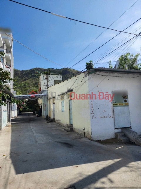 House for sale on Duong Hien Quyen street, Bac Nha Trang ward - Only 150m from the sea, terrace with sea and mountain view _0