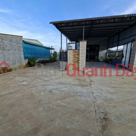 Chính chủ bán nhà 2 mặt tiền, sân 2 ô tô, đất nở hậu - Full nội thất, chỉ 1,55 tỷ, tiềm năng cao _0