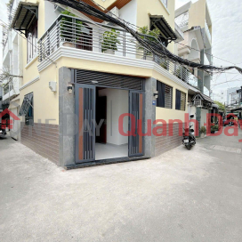 CORNER HOUSE WITH TWO STREET FRONTAGES – PRIME LOCATION RIGHT IN THE HEART OF DISTRICT 7 _0