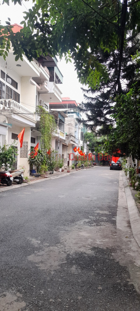 DUC GIANG HOUSE FOR SALE 90M 2 FLOOR PRICE 7 BILLION 8 CAR ROADS AVOID PARKING DAY AND NIGHT _0