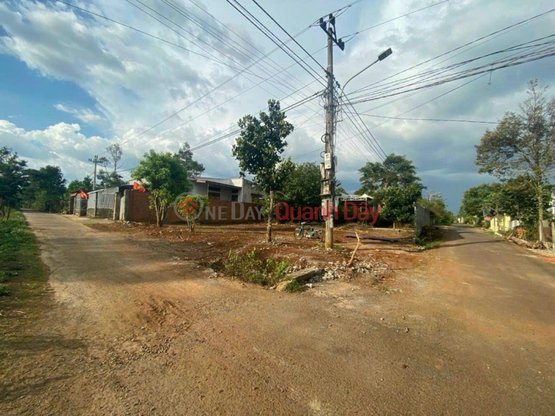 BEAUTIFUL LAND - GOOD PRICE - URGENTLY SELLING PLOT B5 BEHIND TAN HOA MARKET, BUN MA THUOT DAK LAK, Vietnam Sales | đ 1.22 Billion