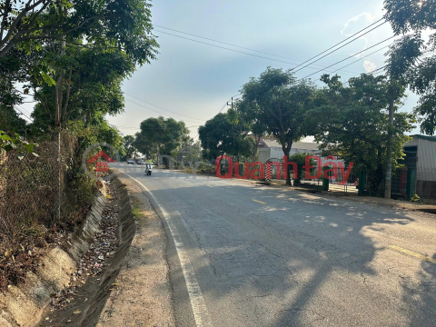 Selling 29.5 x 80m land plot with frontage on National Highway 27 at a great price of 8.8 billion VND in Duc Trong. _0