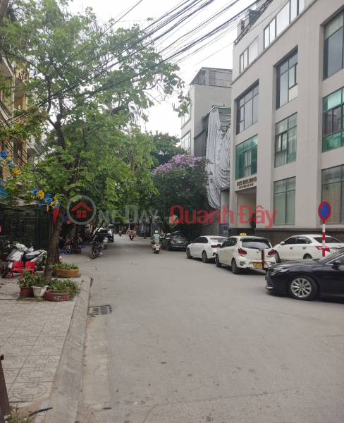 Selling Lac Trung house 7 BEDROOM, bright and airy alley, price 3.8 billion. Sales Listings