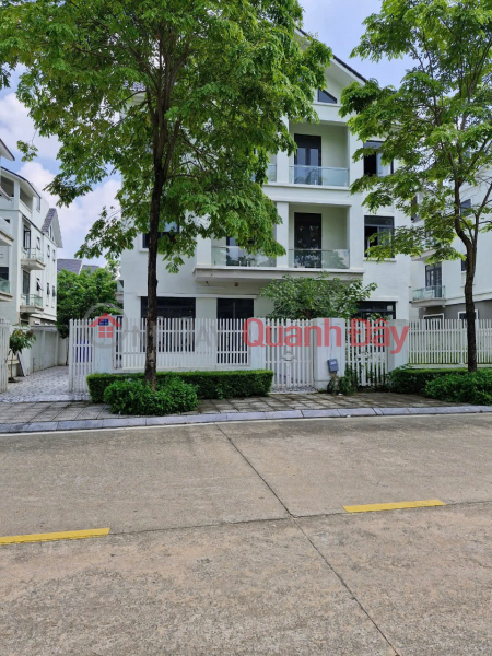 I'm renting out a house on Le Trong Tan and Hoang Van Thai streets, 320m2 x 3.5 floors - 64 million VND. Rental Listings