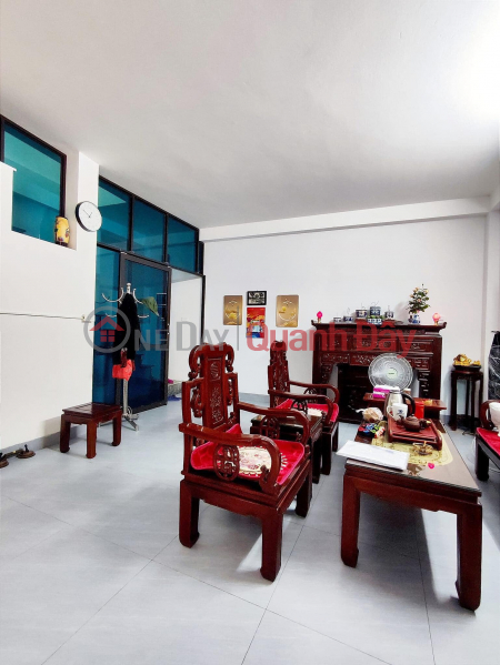 An Duong Vuong house for sale, 30m2 - 3-storey house, price 3.7 billion still negotiable. Sales Listings