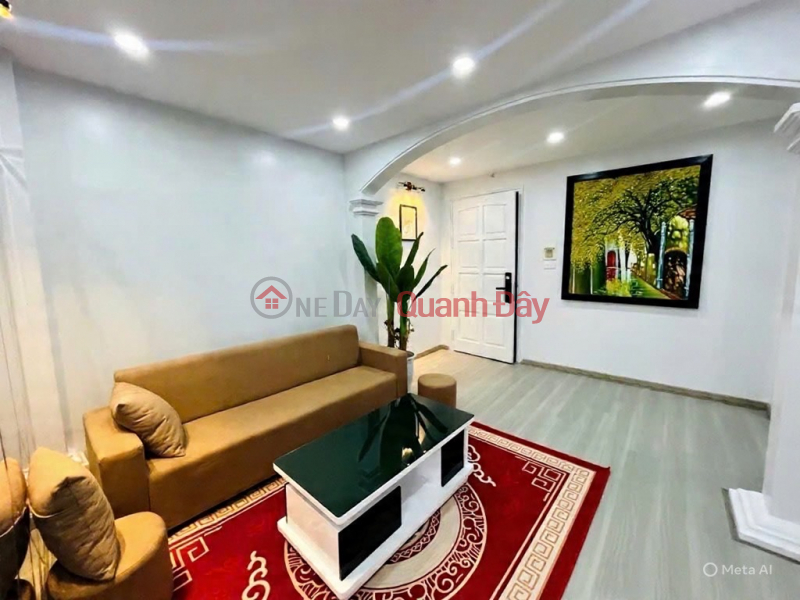 Apartment for sale in Nghia Tan, 60m², 2 bedrooms, price 4.55 billion VND, parking available. Sales Listings