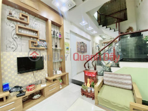 New house in the center of District 10 - Area 51m2 (3.4x14) expanding to the back - 5 floors reinforced concrete - 8 billion _0