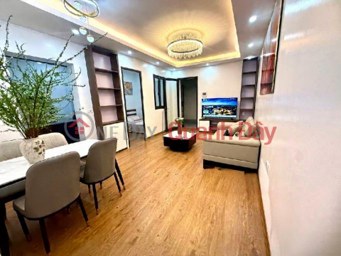 căn hộ tập thể tầng 2 hoàng quốc việt DT 65m giá 4,18 tỷ full nội thất _0