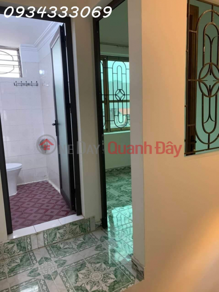Cut losses at Restaurant Kenh, city center, 45m2, 3 floors, 3 bedrooms, red book, new common yard, shallow alley!. The price is 2 billion | Vietnam, Sales | đ 2 Billion