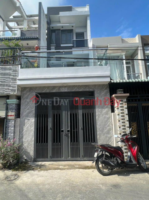 QUICKLY Own A House With Beautiful Location At The Front Of Phan Dinh Giot Street, Di An City _0