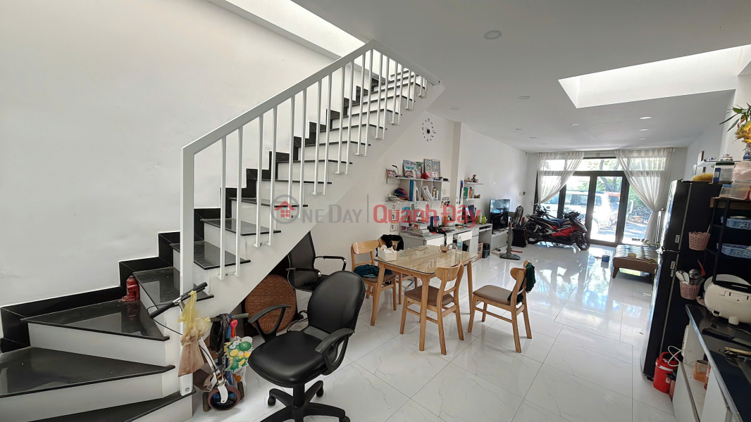 Beautiful house in Vinh Thai, South Nha Trang, 2 bedrooms, 3 skylights, 4.6 billion VND. Sales Listings