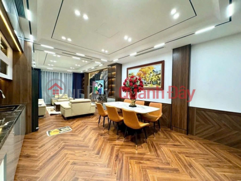 Cần bán nhà ngõ 24 Ngọc Lâm, 58m x 6T gara thang máy, kinh doanh nhỏ. ở luôn _0