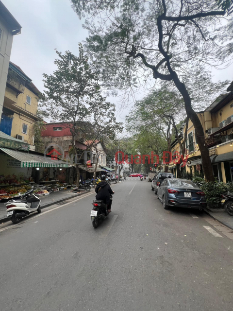 PHAN HUY CHU STREET - FREE 3-FLOOR HOUSE - CASH FLOW 30 million\/MONTH. Area 62m2 x floor 5m. Only 30 billion _0