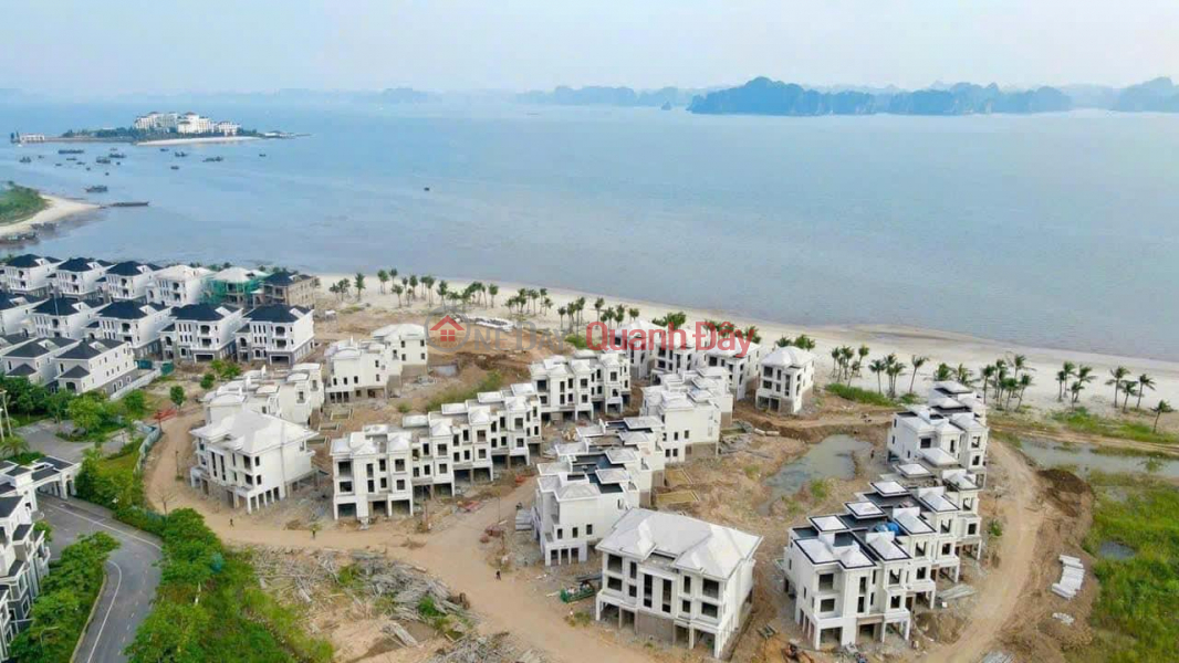 There is only one diplomatic villa left on the main side of Ha Long Bay Sales Listings