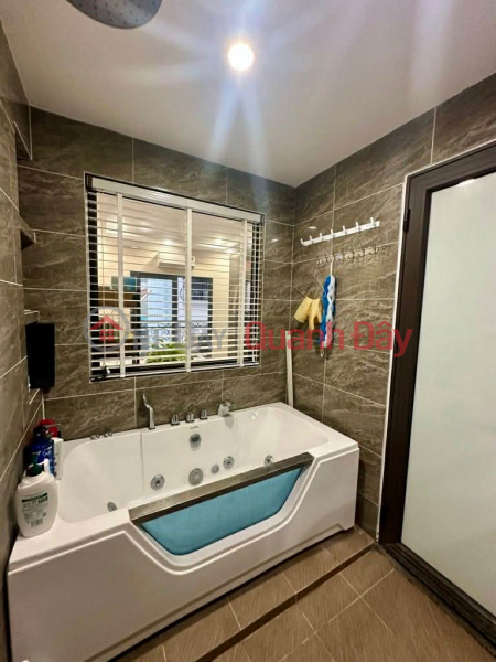 đ 16,2 tỷ, nhà lõi Bồ Đề, 6 tầng, thang máy, gara, gần hồ điều hoà, 1 nhà ra ôtô tránh