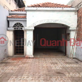 Space for rent next to the intersection of Dong Xuyen Industrial Park, 30\/4 street, tpvt _0