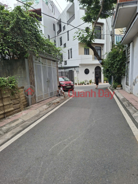 Urgent sale for money - 2-storey house 90m2. Car can be parked inside the house - Business Sales Listings