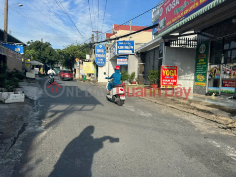 Bán nhà lầu, Mặt tiền chợ Hồ Bơi Phương Nam, SR,TC chỉ 4 tỷ650 _0