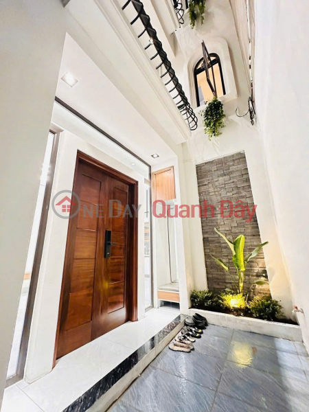 NHÀ MỚI Ô TÔ ĐỖ CỬA FULL NỘI THẤT Lý Sơn-Long Biên 50m2,5 Tầng 8.3 tỷ. Niêm yết bán