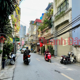 Chính chủ bán- Mặt phố Yên Lạc, quận Hai Bà Trưng, Nhà đẹp 34m2, 4.5 tầng, mặt tiền 5.5m -KD sầm uất _0