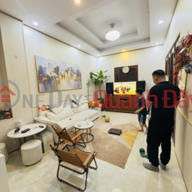 Nguyễn Trãi, siêu phẩm, mặt tiền rộng, nhà đẹp, cách phố vài chục M _0