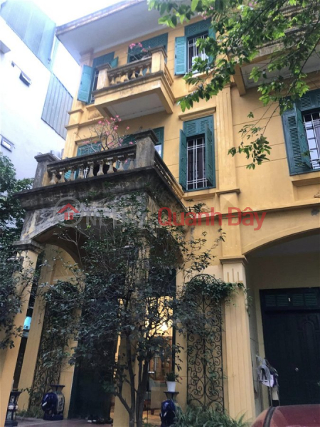 đ 25.5 Billion Lac Long Quan Townhouse for Sale, Tay Ho District. 260m Frontage 12m Approximately 25 Billion. Commitment to Real Photos Accurate Description. Owner