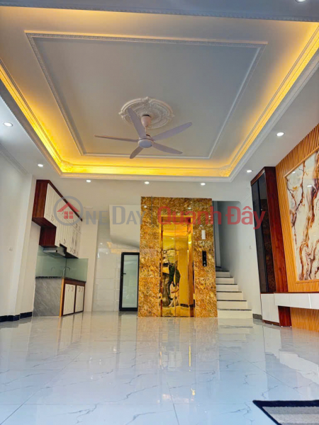 HOUSE FOR SALE ON NGUYEN VAN LINH STREET – LONG BIEN - Corner plot with 2 street frontages – 46m2 – 6 floors with elevator – Fully furnished Sales Listings
