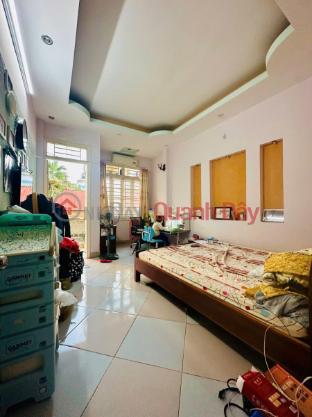 | Please Select | Residential, Sales Listings đ 10.2 Billion