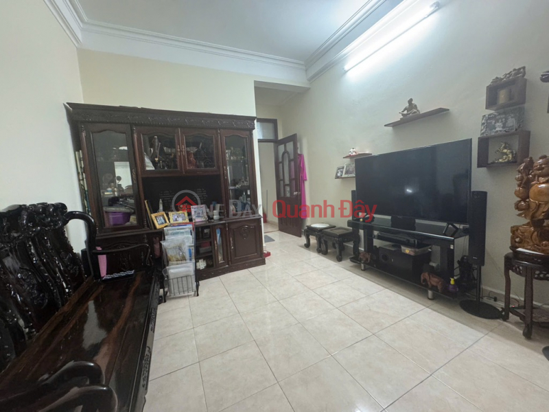 House for sale on Nguyen Chi Thanh, Dong Da, divided into lots, car access 39m2, 5 floors, frontage 3.7m, only 19.5 billion Sales Listings
