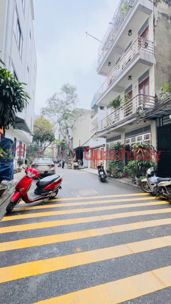 OWNER BUILT HOUSE - 2 OPEN WINDS - 46 CARS PARKING AT THE DOOR - CHU HUY MAN, LONG BIEN - FLOODED UTILITIES Sales Listings