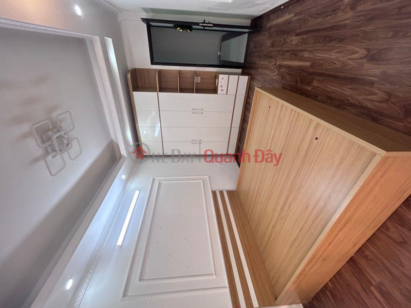  | Please Select, Residential, Sales Listings đ 6 Billion