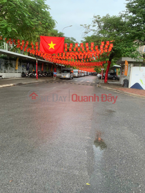 Bán Đất tặng nhà phố ÁI Mộ, Long Biên 60m MT 4,2m giá 12,5 ty oto, KD _0