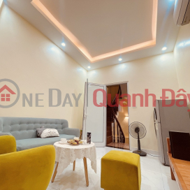 Only 1 apartment Tran Hung Dao Hoan Kiem 26mx3T 2 bedrooms with car parking near the street right at the corner 4 billion contact 0817606560 _0