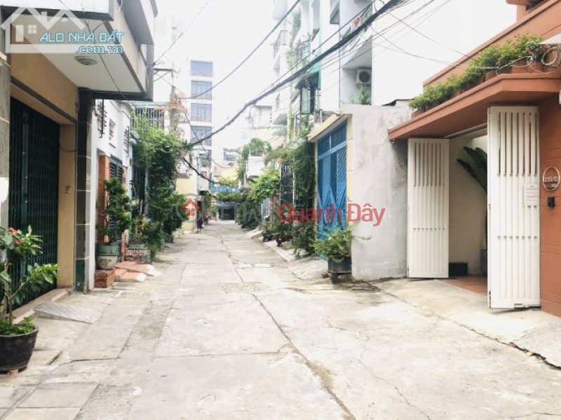PRIME CORNER PROPERTY WITH TWO STREET FRONTAGES ON HO VAN HUE STREET – 204M² – LUXURIOUS 4-STORY VILLA – ONLY 181 MILLION VND/M² Vietnam Sales đ 32.7 Billion