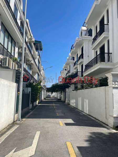 , Please Select | Residential | Sales Listings | đ 23 Billion