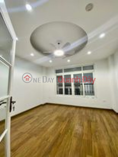 The owner rents an apartment at C7 Giang Vo, opposite Hanoi hotel, 60m2, 2 bedrooms, price 10 million\/month _0