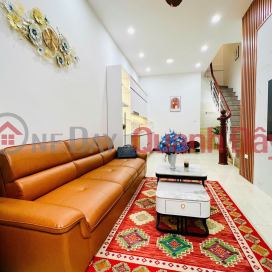 FOR SALE: HOUSE IN THE CENTER OF CAU GIAY, ONLY 7.55 BILLION VND, 38M NEAR THE STREET. _0