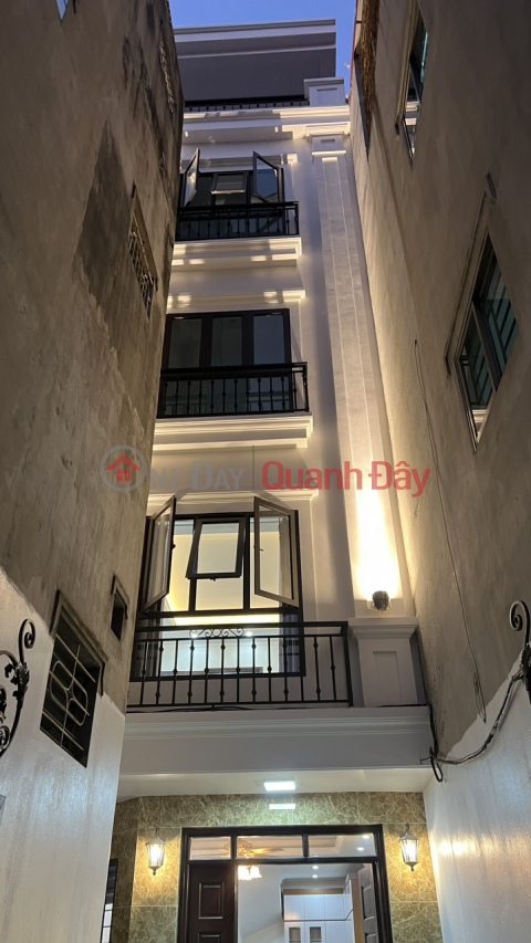 House for rent area 35m2 x 5 floors. Hoang Hoa Tham Street _0