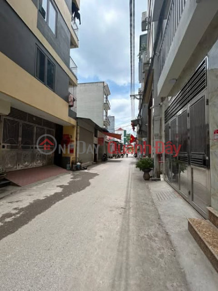 GIẢM 500 TRIỆU – CHỈ CÒN 7,9 TỶ
PHÚ DIỄN – BẮC TỪ LIÊM 40M² – NHÀ MỚI – 1 NHÀ RA Ô TÔ TRÁNH Niêm yết bán